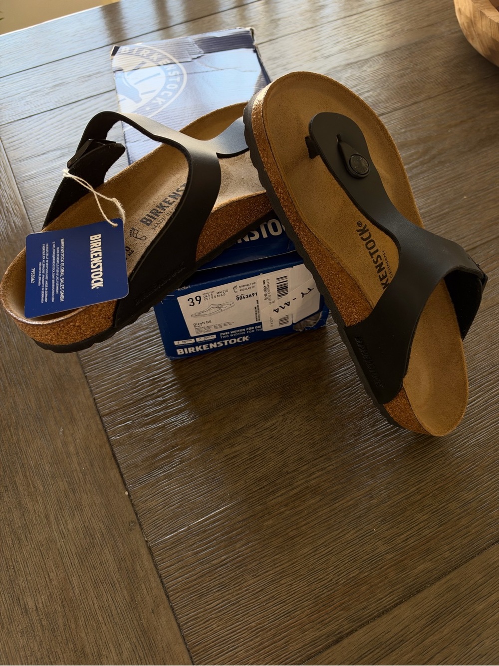 Women’s Sandal - Birkenstock Gizeh size 8